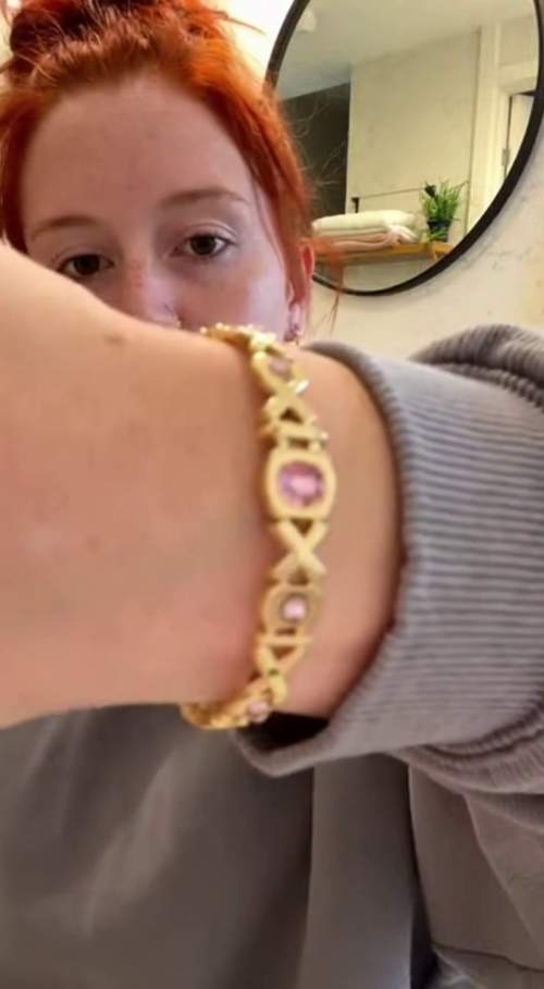 浴室牙刷视角:廉价手链竟显奢华