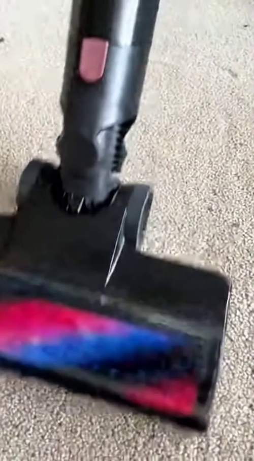 33KPa强吸力吸尘器现场演示