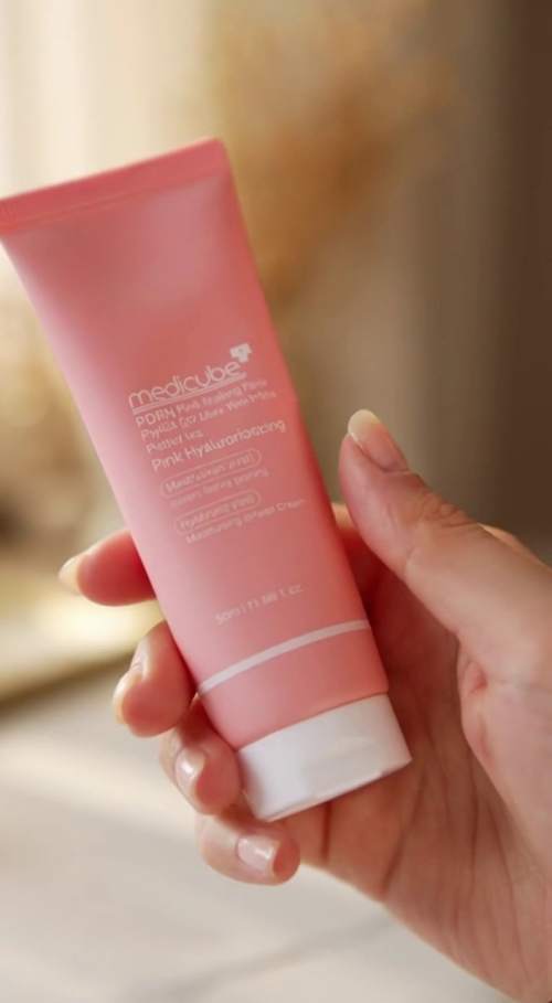 PDRN 粉色透明质酸霜质地特写